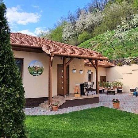Hos-Cegledi Vendeghaz Miskolc -Oenallo Otthon, Mely Csak Az Oenoeke ภายนอก รูปภาพ