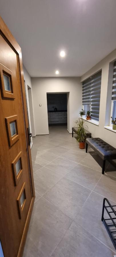 Hos-Cegledi Vendeghaz Miskolc -Oenallo Otthon, Mely Csak Az Oenoeke ภายนอก รูปภาพ